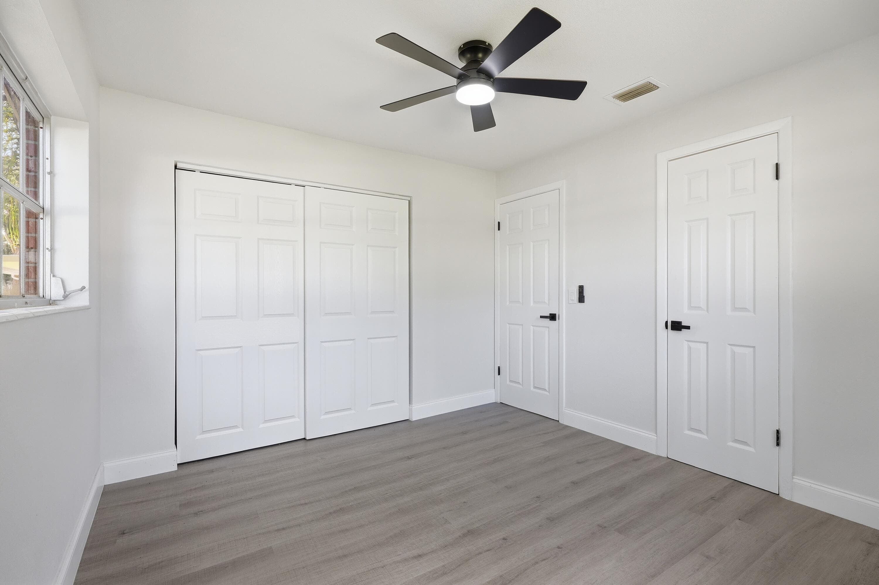 2726 6th Place, Vero Beach, FL 32968 — photo 10 of 29