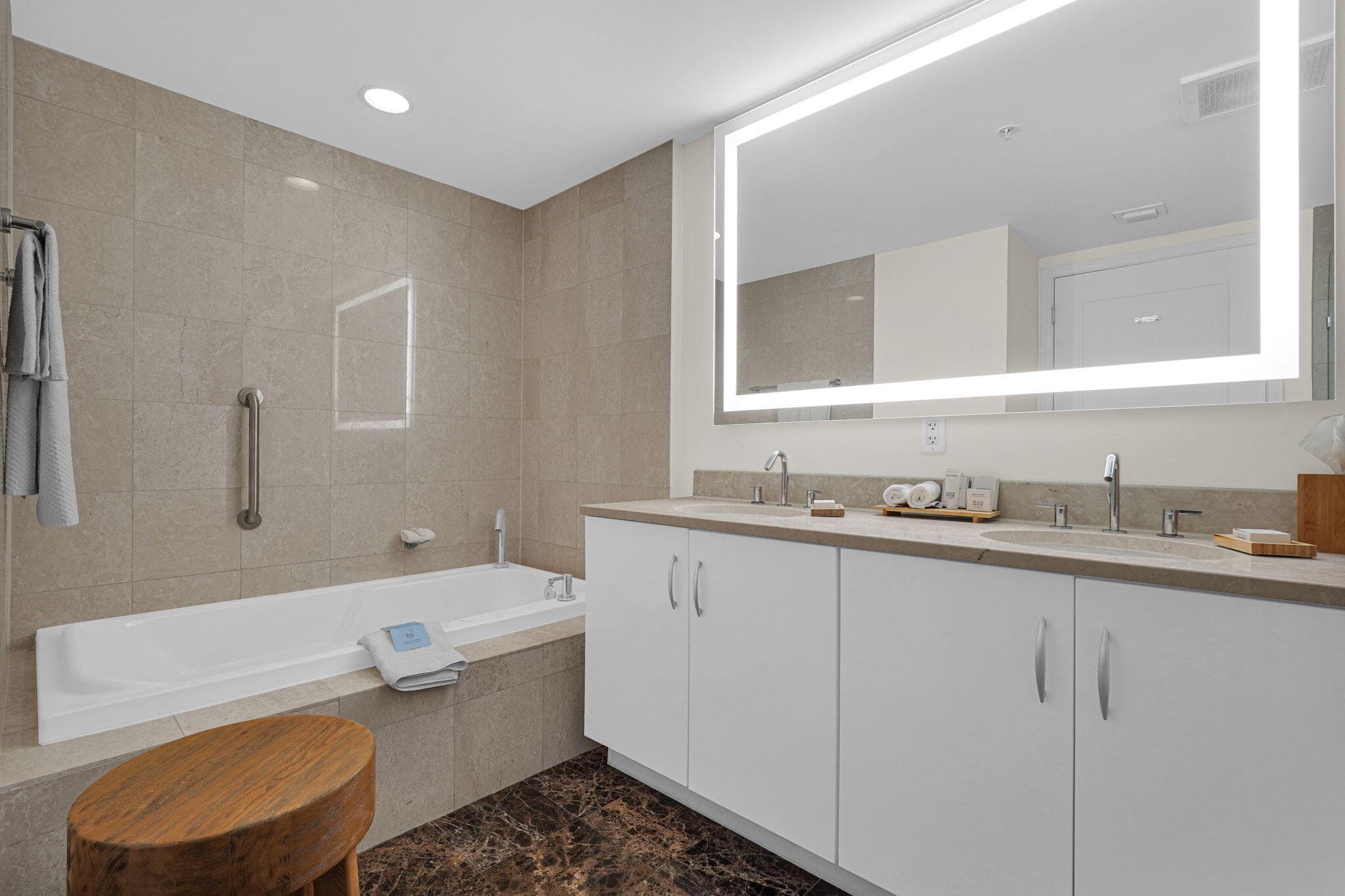 505 N Fort Lauderdale Beach Boulevard 2214, Fort Lauderdale, FL 33304 — photo 35 of 54
