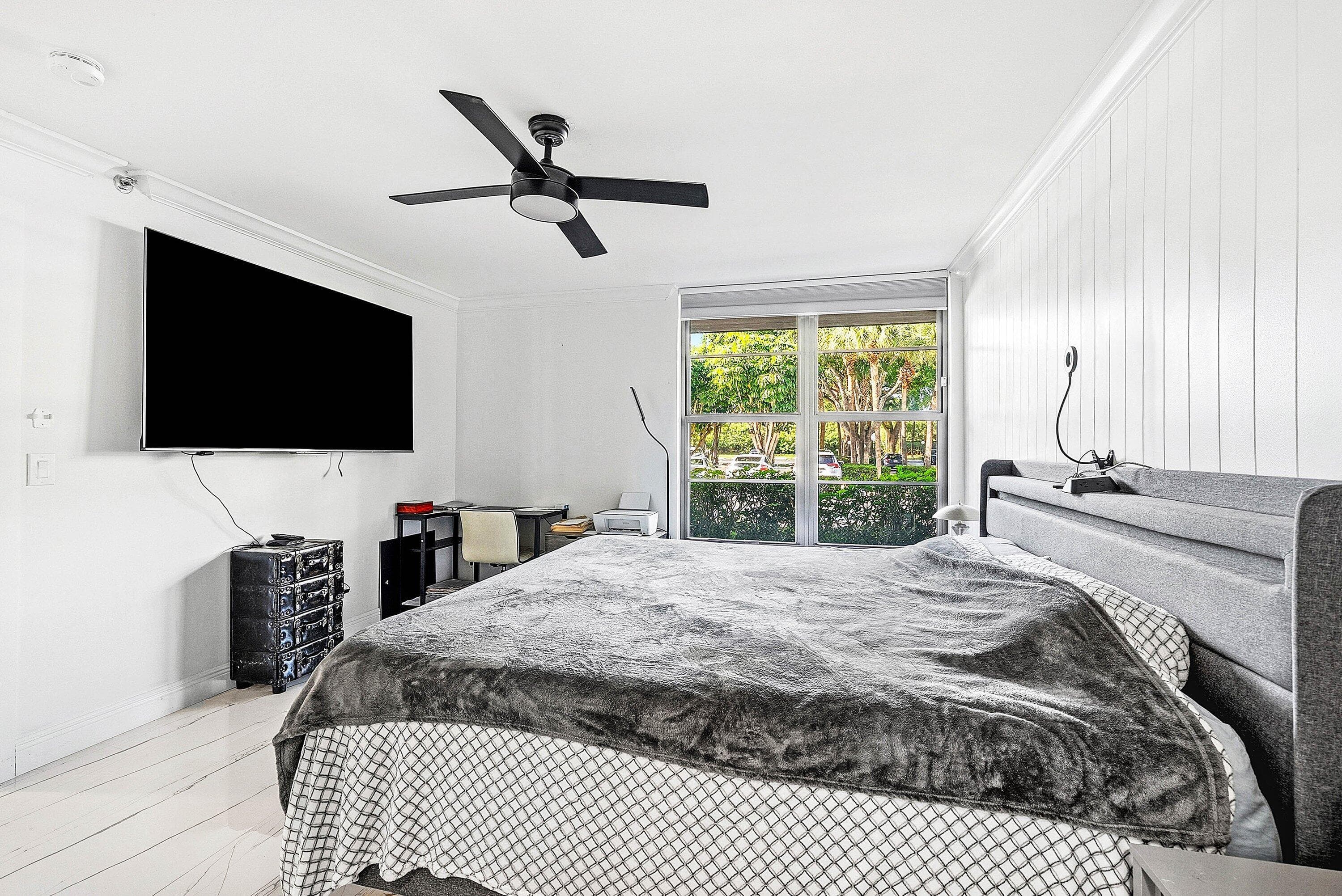 18 Royal Palm Way Way 109, Boca Raton, FL 33432 — photo 23 of 45