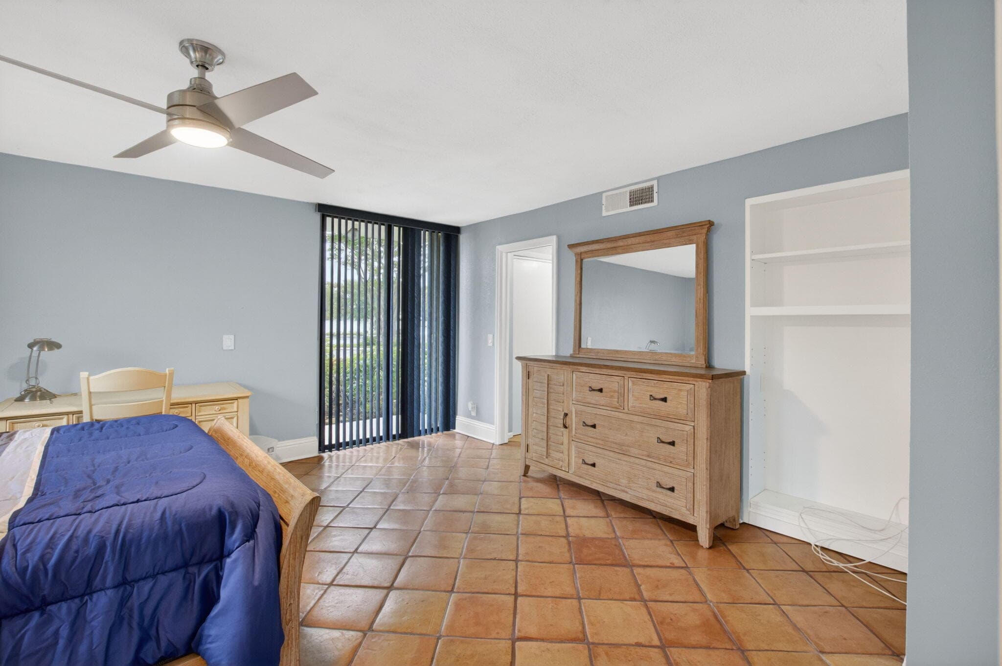 1202 S Lake Drive 105, Lantana, FL 33462 — photo 18 of 50