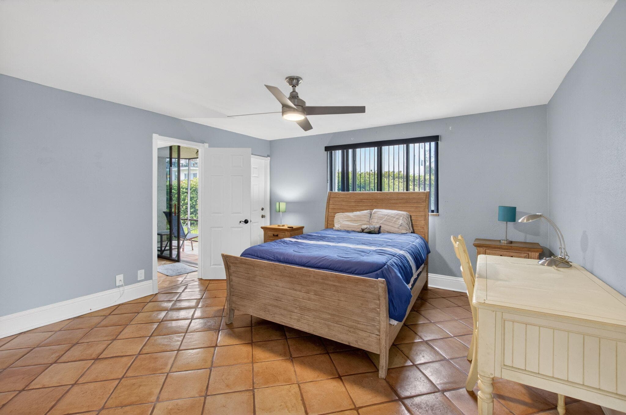 1202 S Lake Drive 105, Lantana, FL 33462 — photo 19 of 50