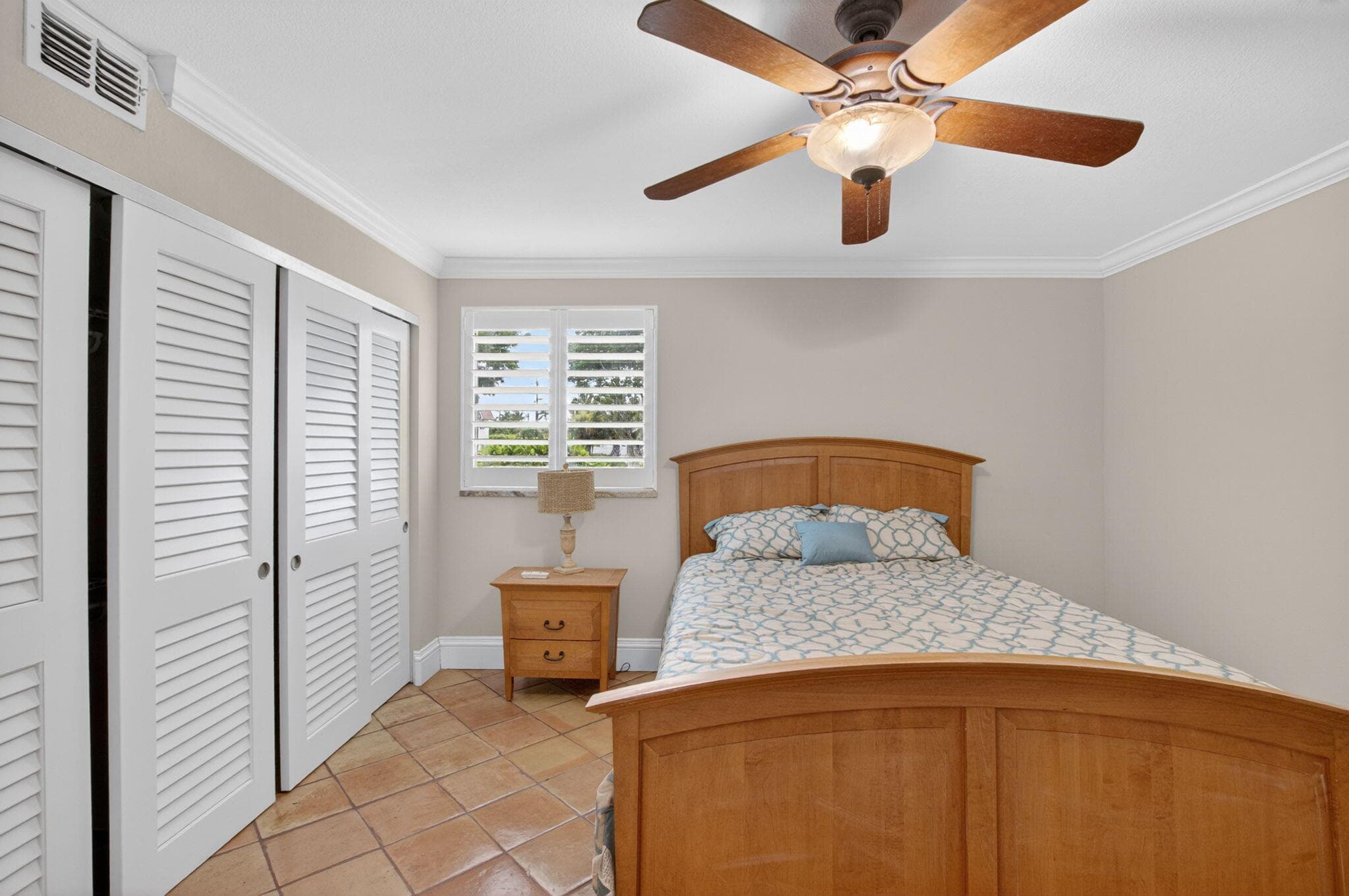 1202 S Lake Drive 105, Lantana, FL 33462 — photo 23 of 50
