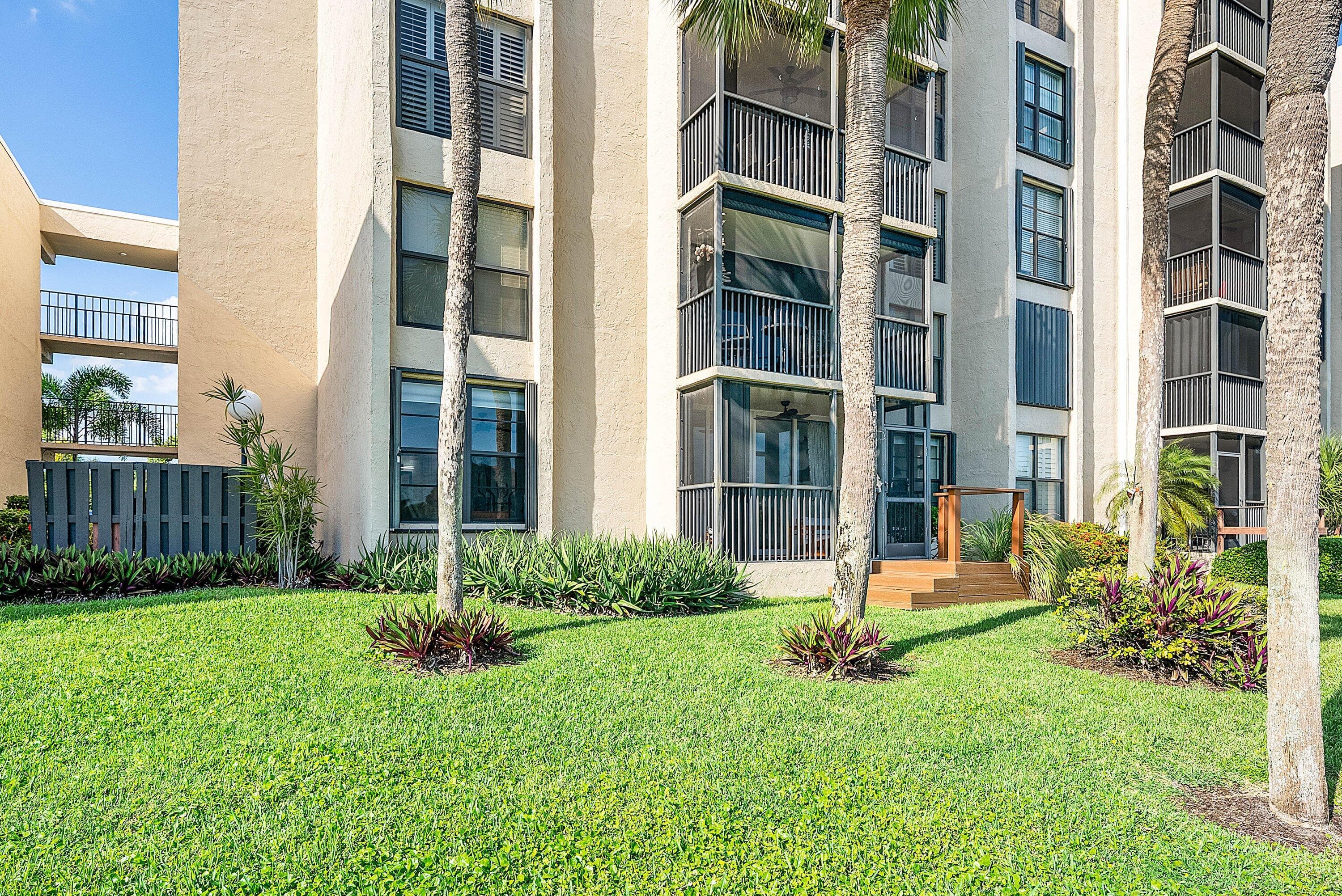 18 Royal Palm Way Way 109, Boca Raton, FL 33432 — photo 43 of 45