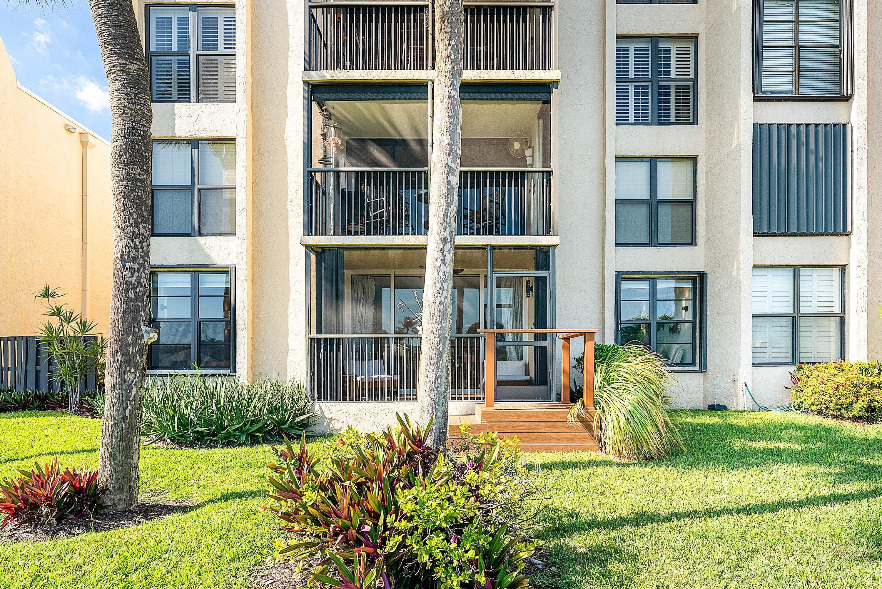 18 Royal Palm Way Way 109, Boca Raton, FL 33432 — photo 44 of 45