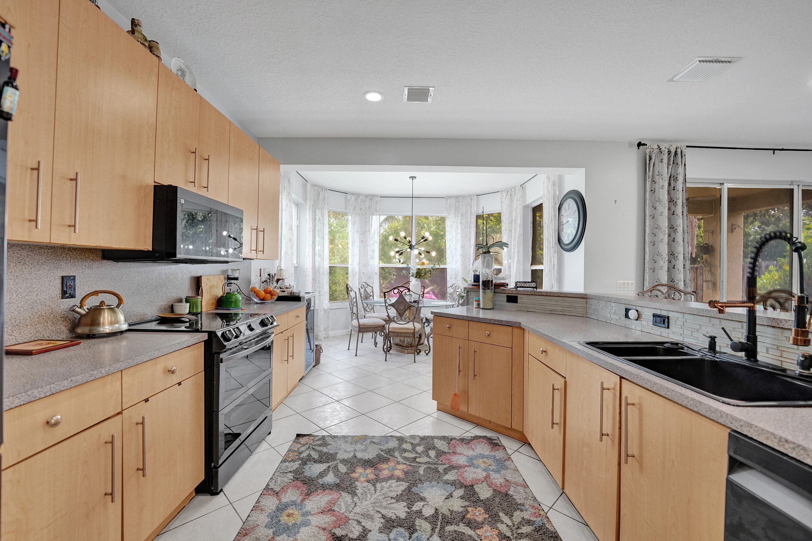 18623 SW 7th Street, Pembroke Pines, FL 33029 — photo 37 of 111