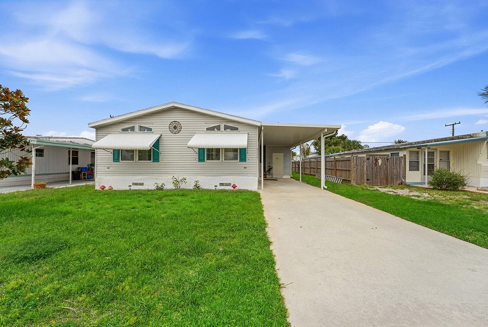 8355 SE Wren Avenue, Hobe Sound, FL 33455 — photo 3 of 39
