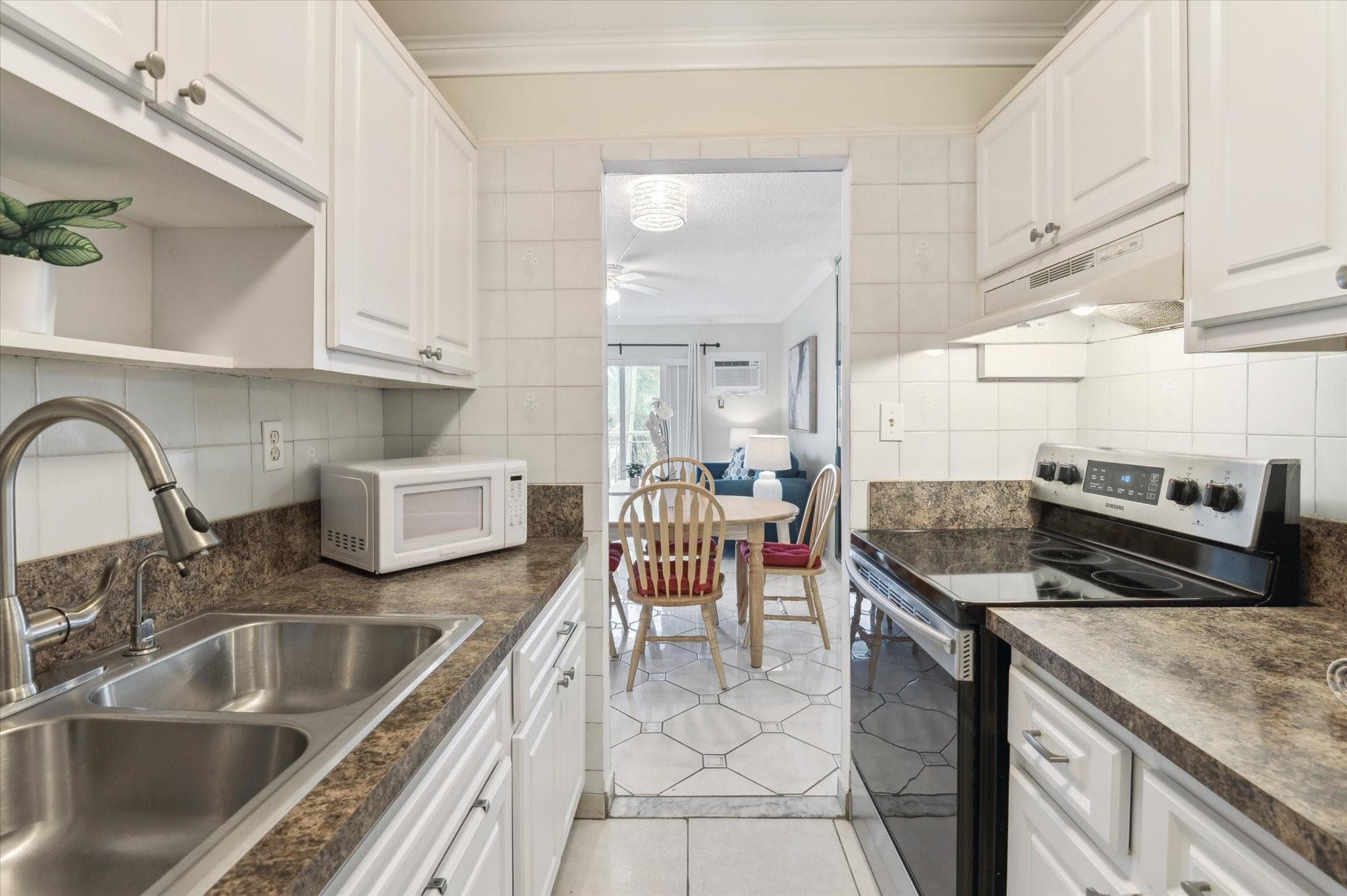 720 Orton Avenue 206, Fort Lauderdale, FL 33304 — photo 4 of 13