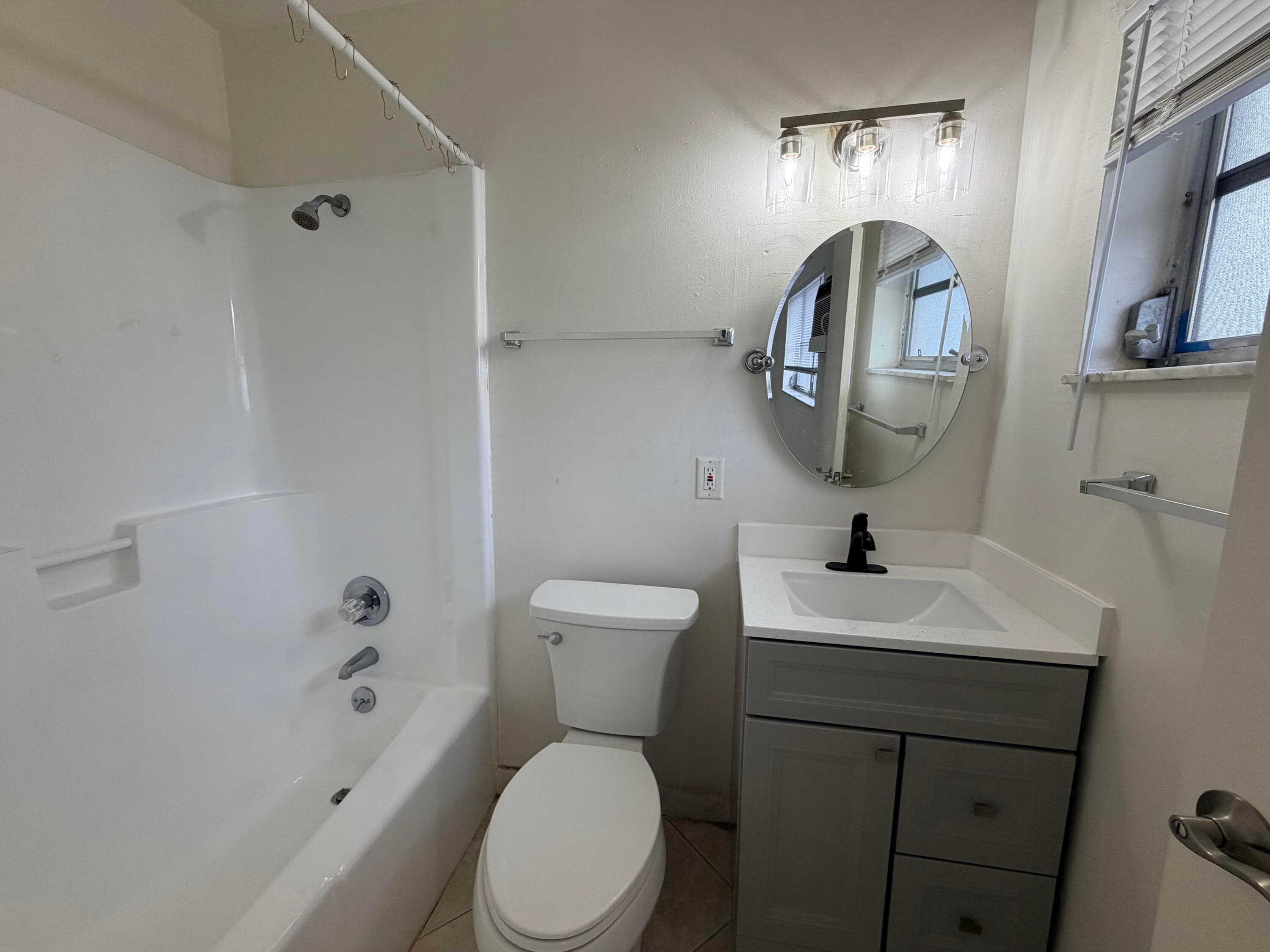 5174 NE 6th Avenue 526, Oakland Park, FL 33334 — photo 9 of 21