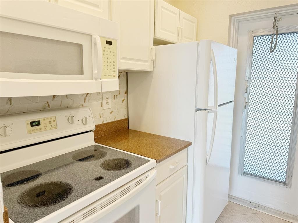 1116 Lake Terrace 214, Boynton Beach, FL 33426 — photo 8 of 37