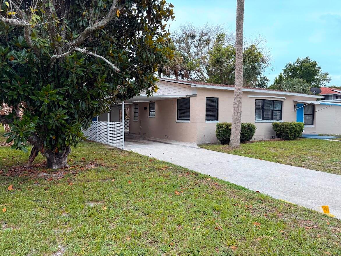 1010 Mayflower Road, Fort Pierce, FL 34950 — photo 2 of 63