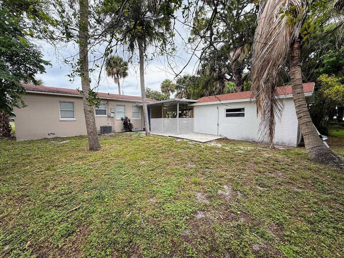 1010 Mayflower Road, Fort Pierce, FL 34950 — photo 3 of 63