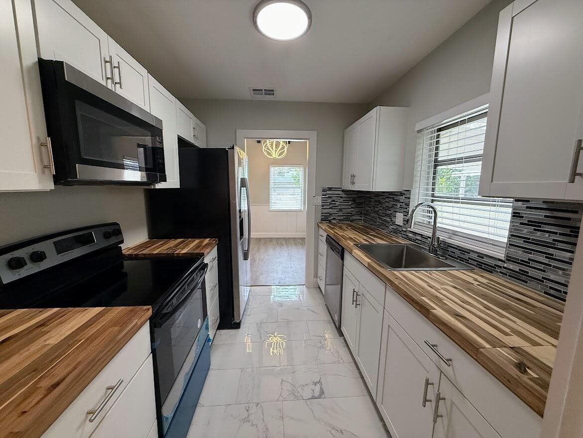 1010 Mayflower Road, Fort Pierce, FL 34950 — photo 13 of 63