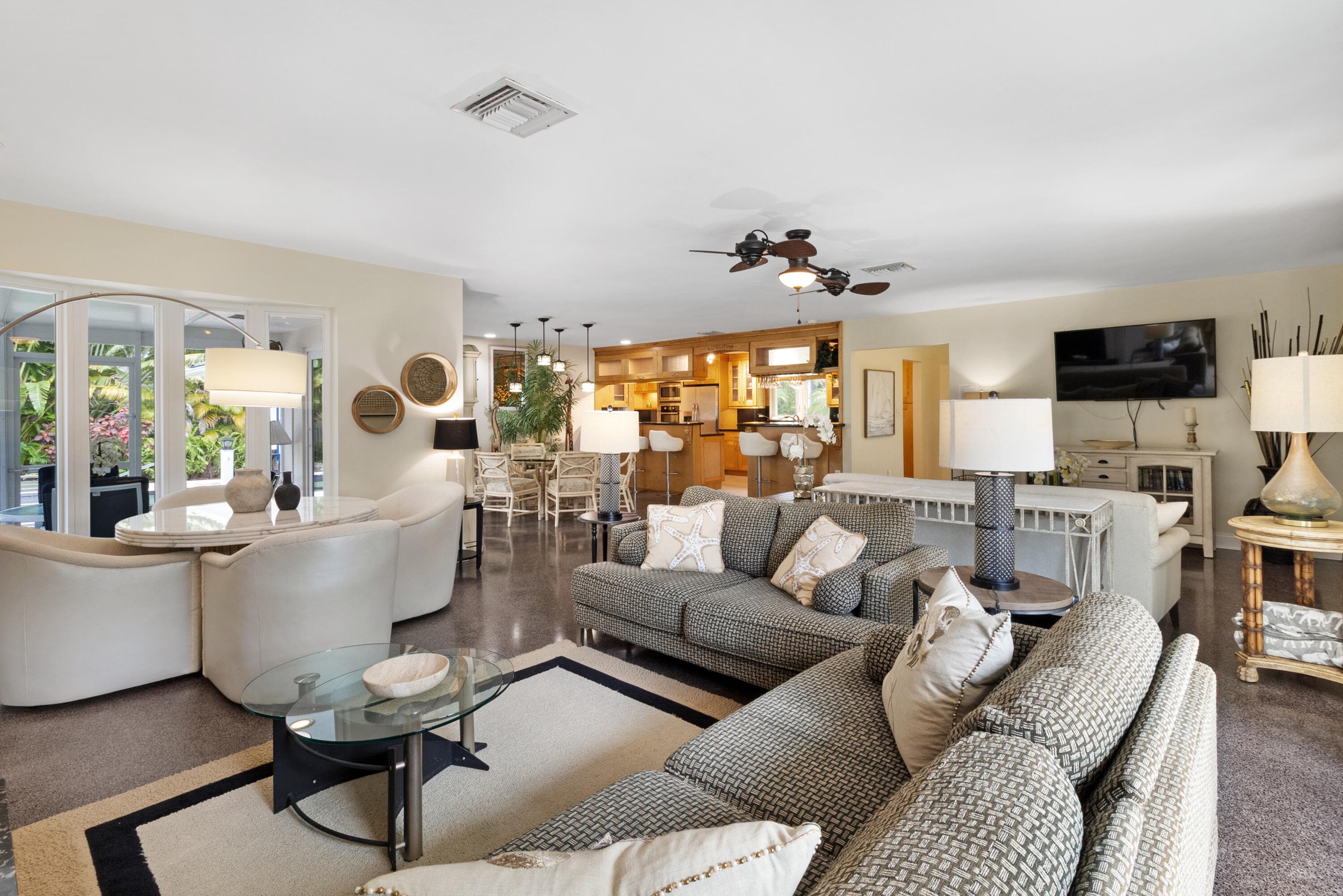 3240 Lakeview Drive, Pompano Beach, FL 33062 — photo 10 of 53