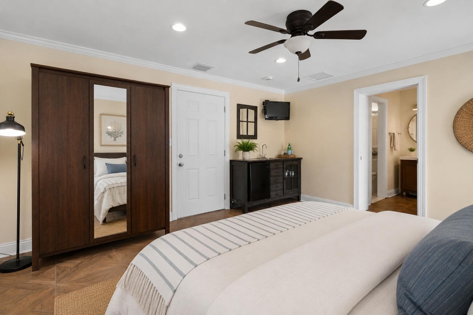 3240 Lakeview Drive, Pompano Beach, FL 33062 — photo 24 of 53