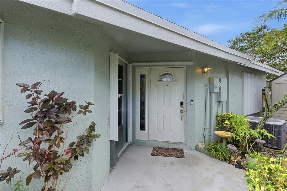 970 SW 111th Way, Davie, FL 33324 — photo 3 of 44