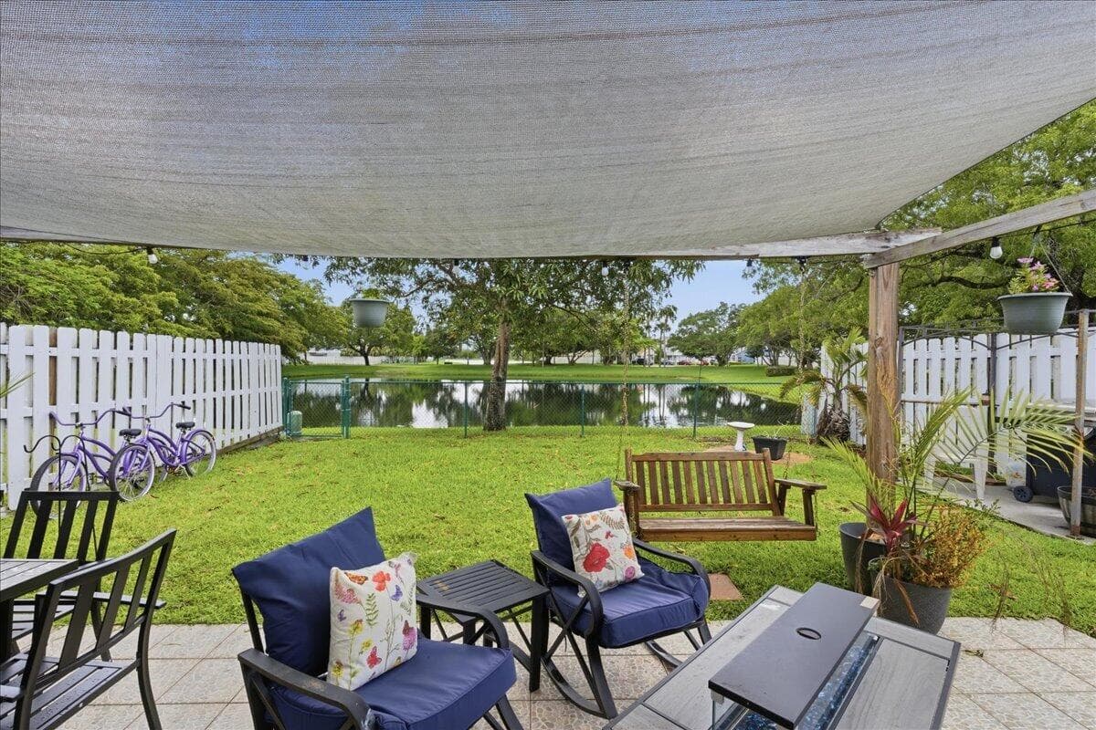 970 SW 111th Way, Davie, FL 33324 — photo 4 of 44
