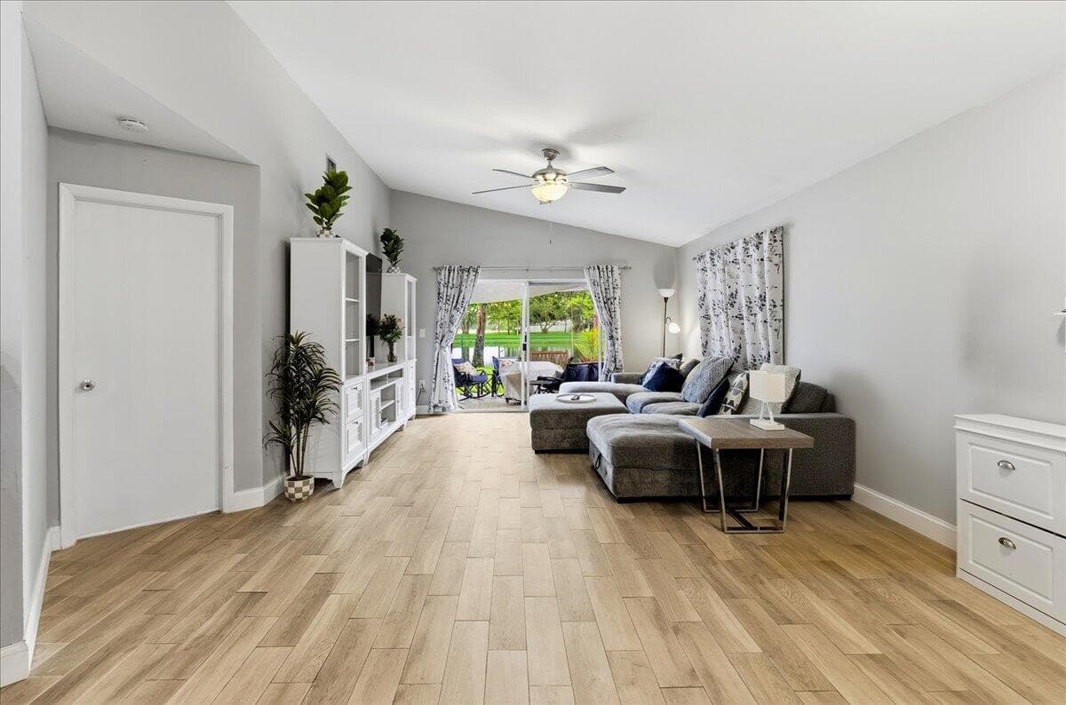 970 SW 111th Way, Davie, FL 33324 — photo 16 of 44