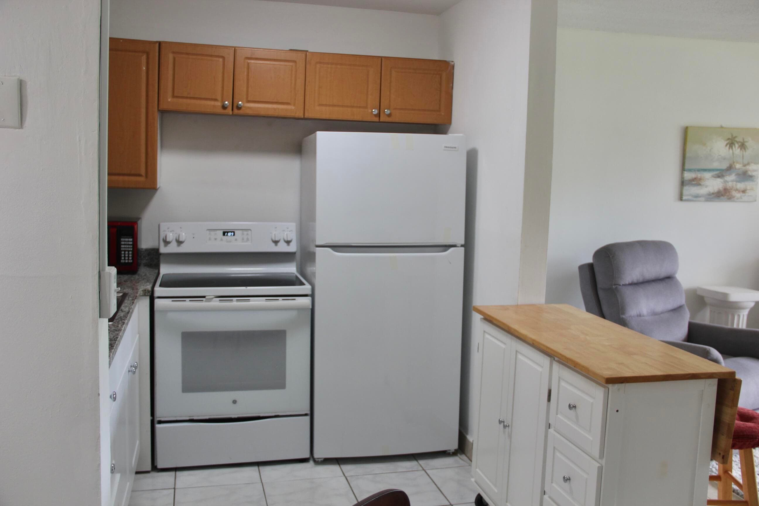 175 Canterbury H 175, West Palm Beach, FL 33417 — photo 7 of 16