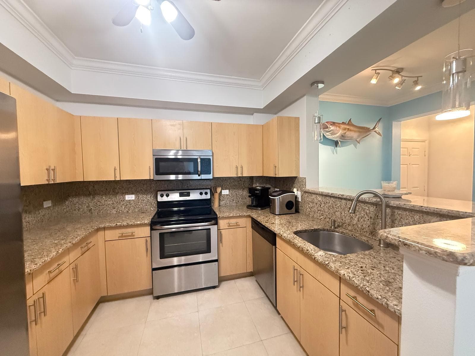 533 NE 3rd Avenue 415, Fort Lauderdale, FL 33301 — photo 18 of 23