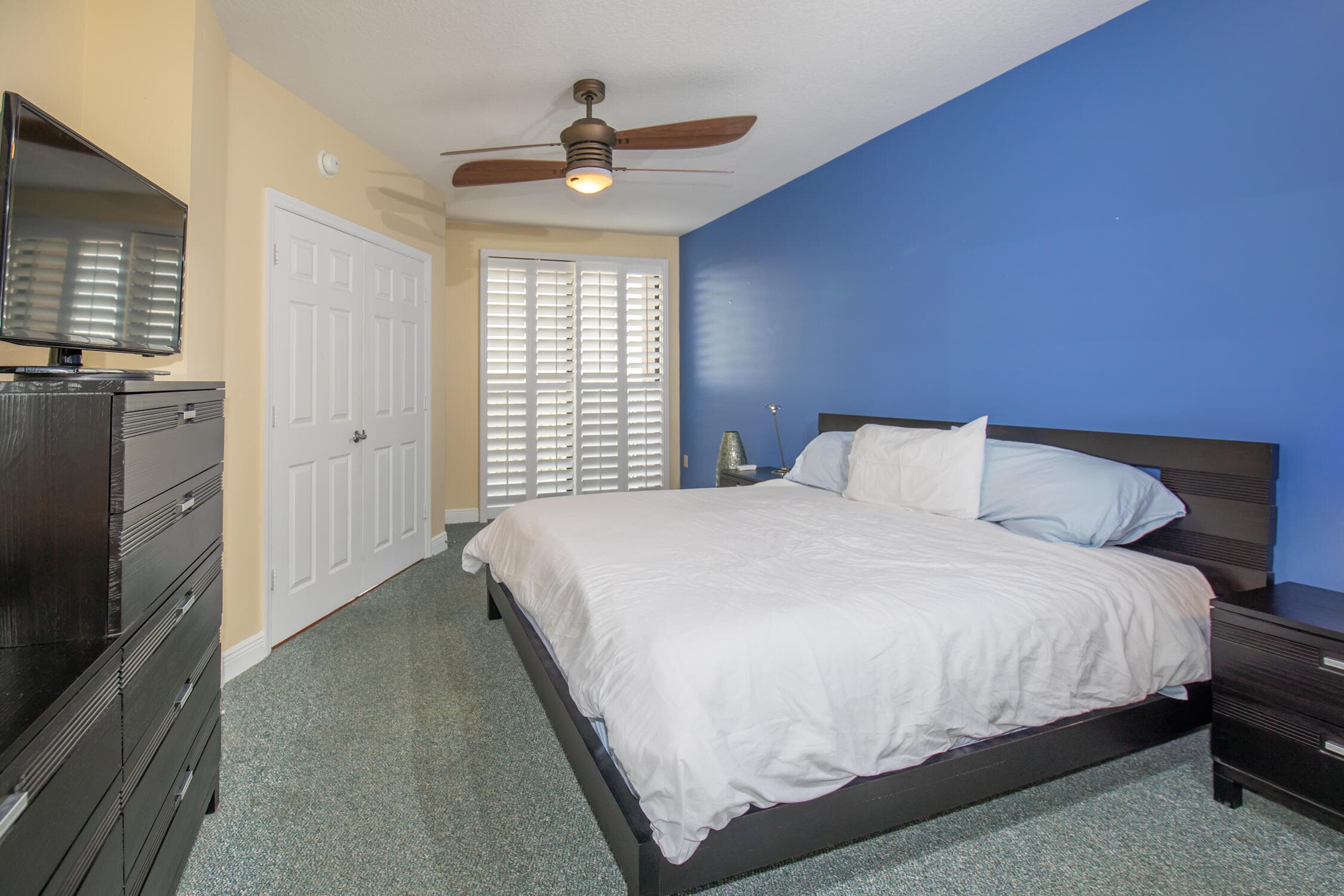 511 Lucerne Avenue 401, Lake Worth Beach, FL 33460 — photo 11 of 55