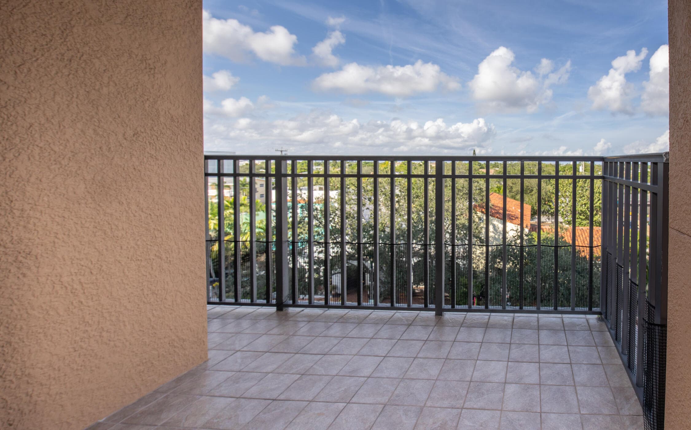 511 Lucerne Avenue 401, Lake Worth Beach, FL 33460 — photo 17 of 55