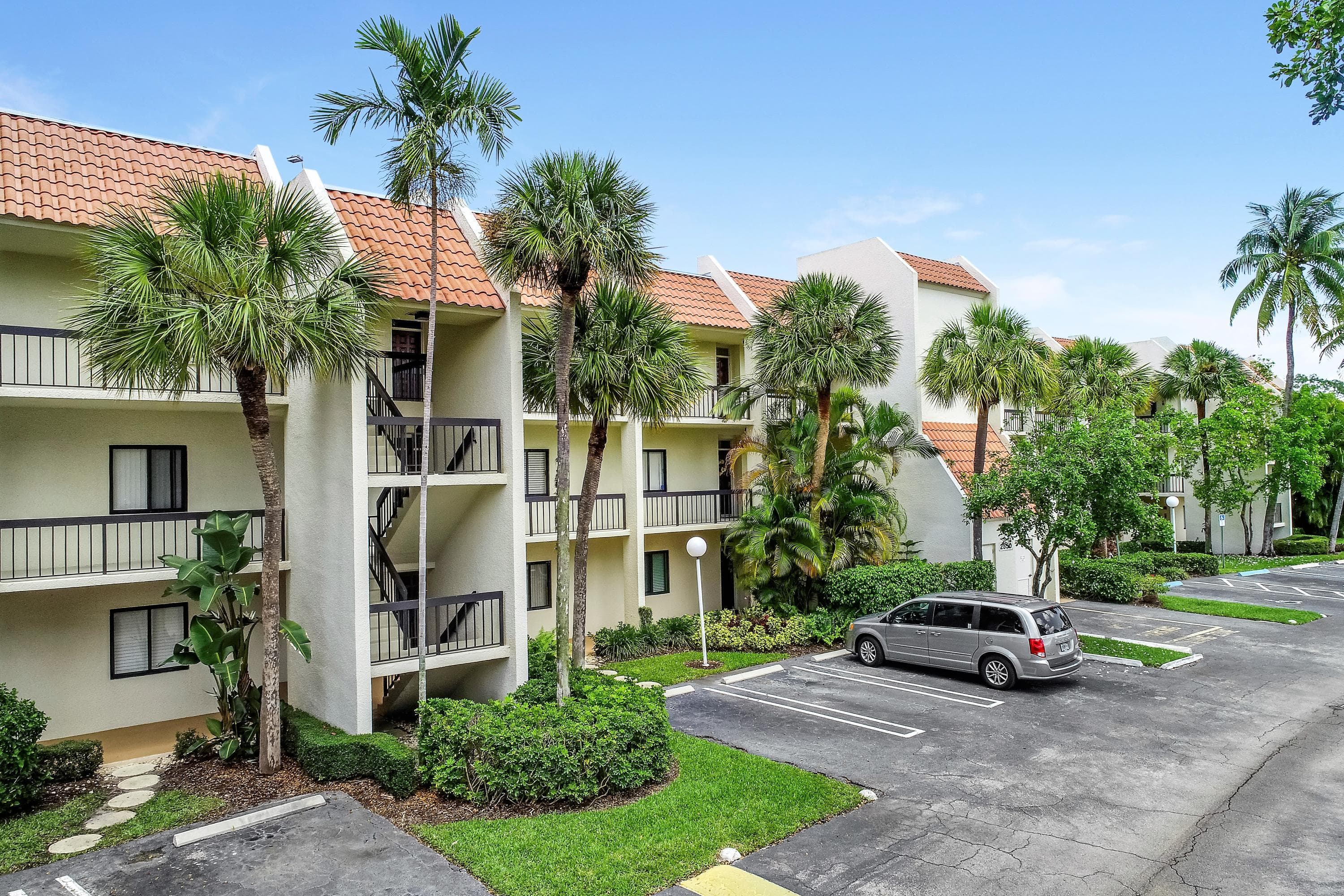 3000 Presidential Way 401, West Palm Beach, FL 33401 — photo 1 of 24