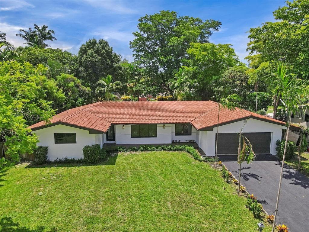 4190 SW 4th Street, Plantation, FL 33317 — photo 1 of 30