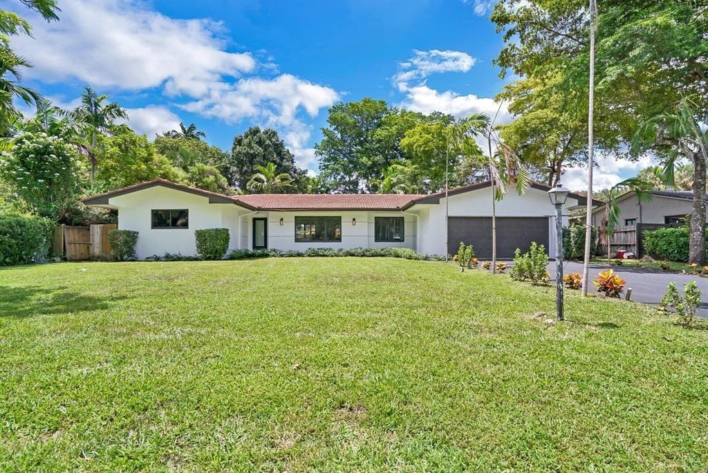 4190 SW 4th Street, Plantation, FL 33317 — photo 2 of 30