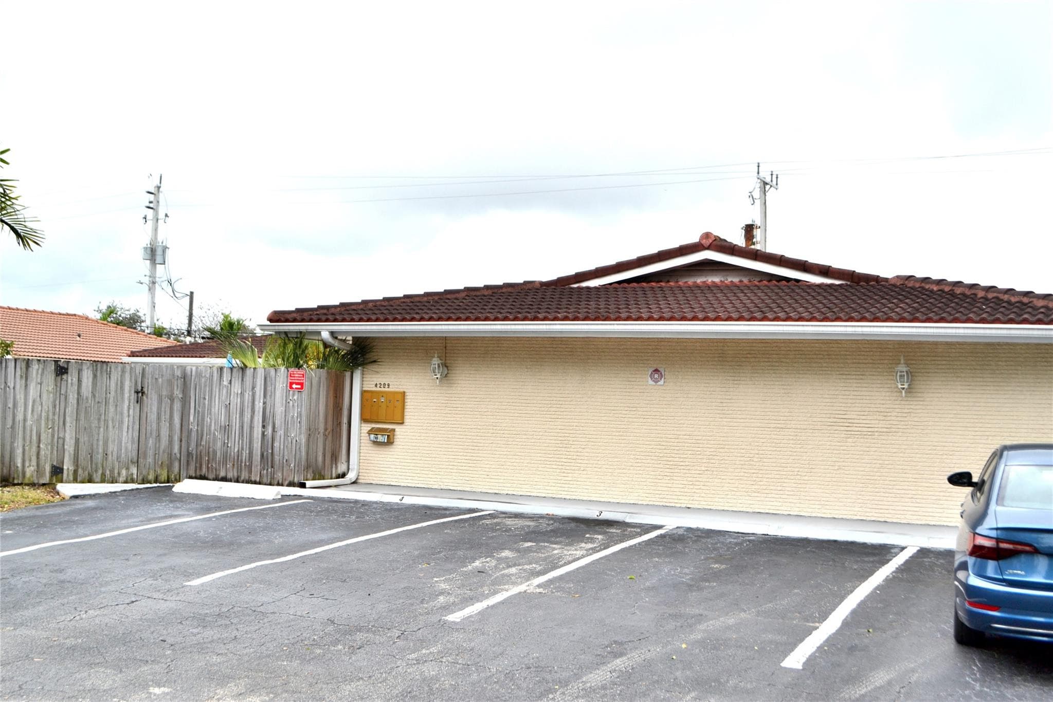 4209 NE 21st Avenue 3, Fort Lauderdale, FL 33308 — photo 4 of 11