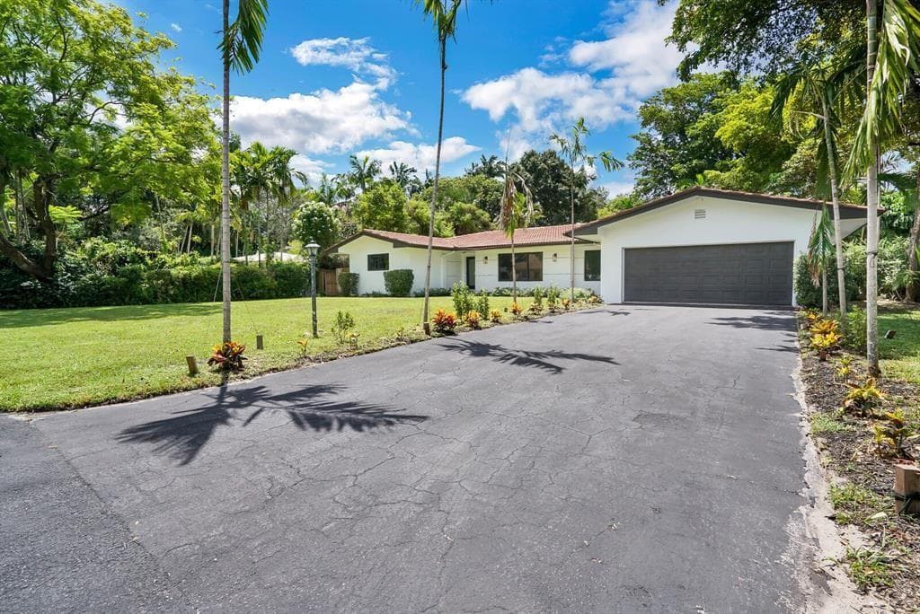 4190 SW 4th Street, Plantation, FL 33317 — photo 3 of 30