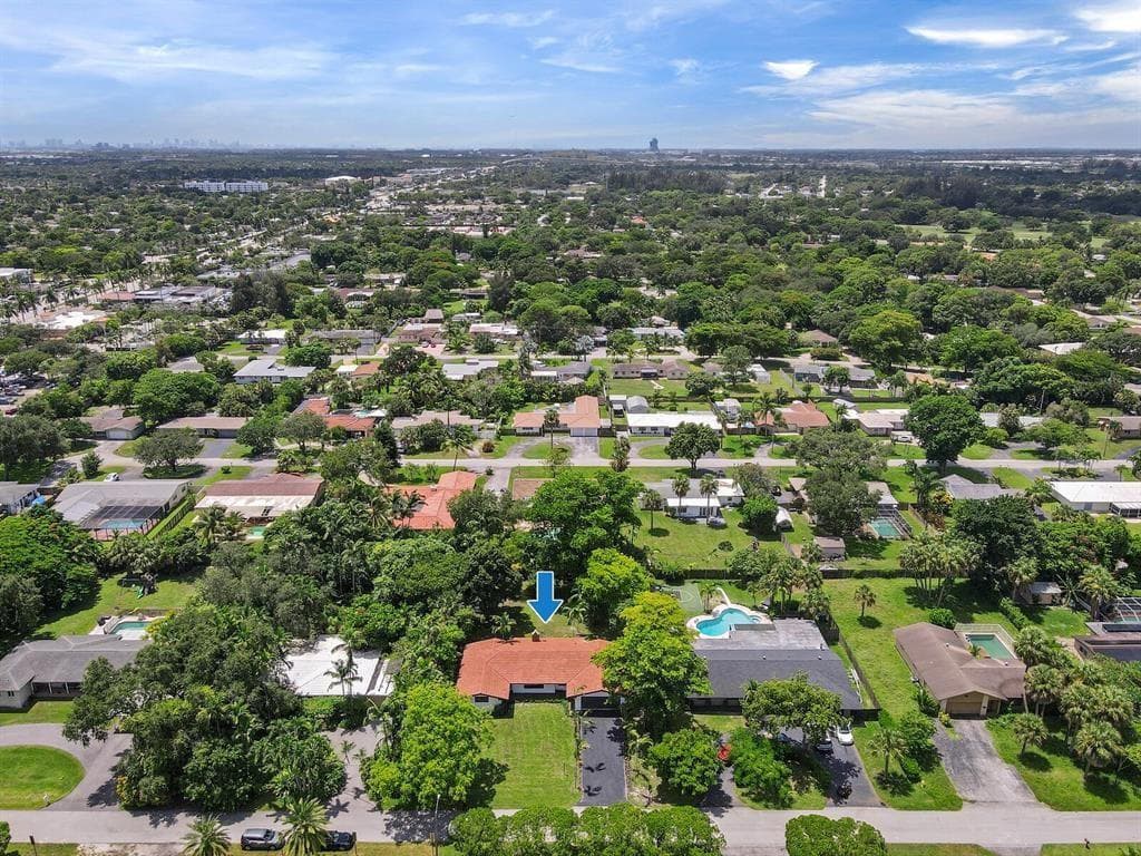 4190 SW 4th Street, Plantation, FL 33317 — photo 5 of 30