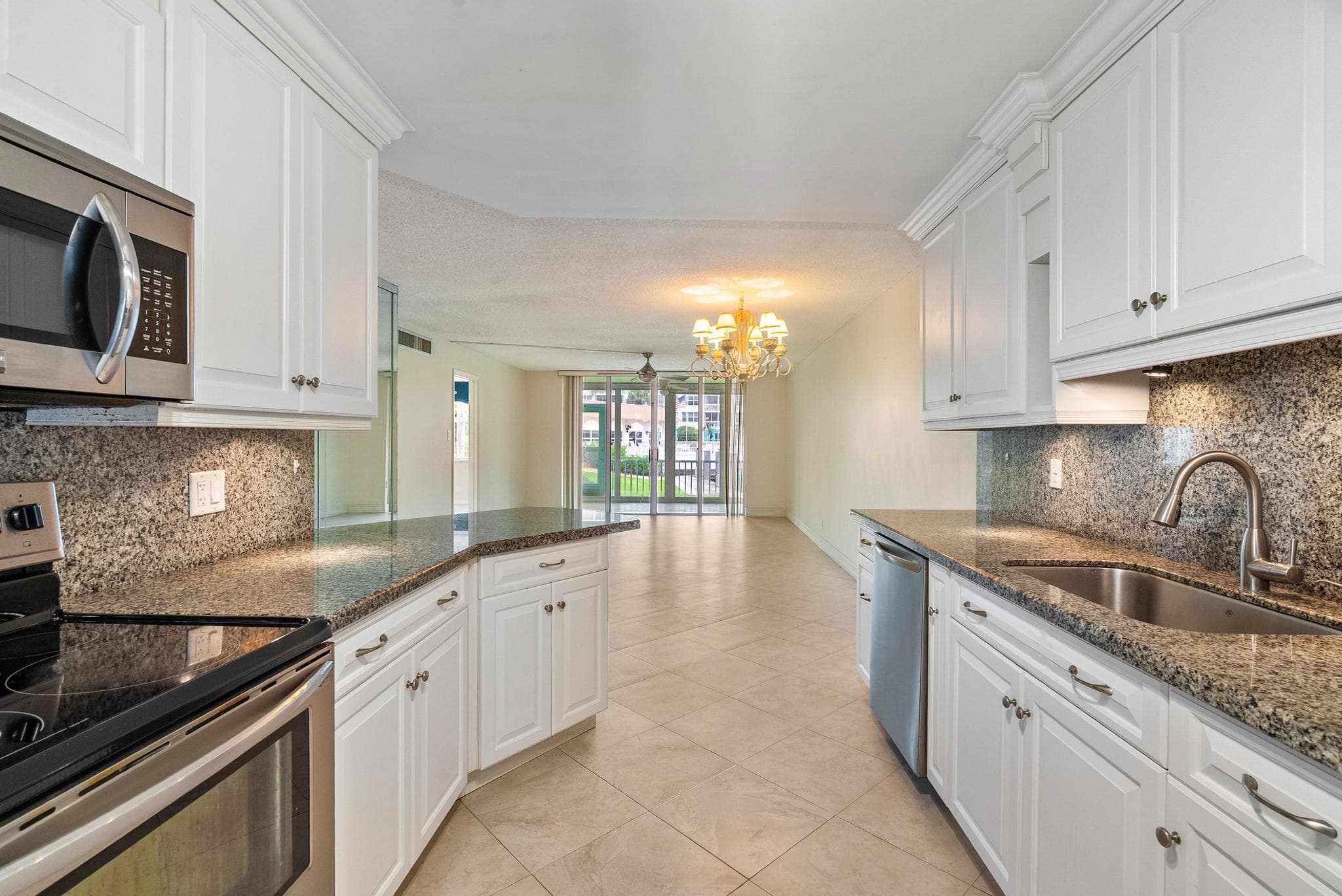911 Gardenia Drive 153, Delray Beach, FL 33483 — photo 9 of 41
