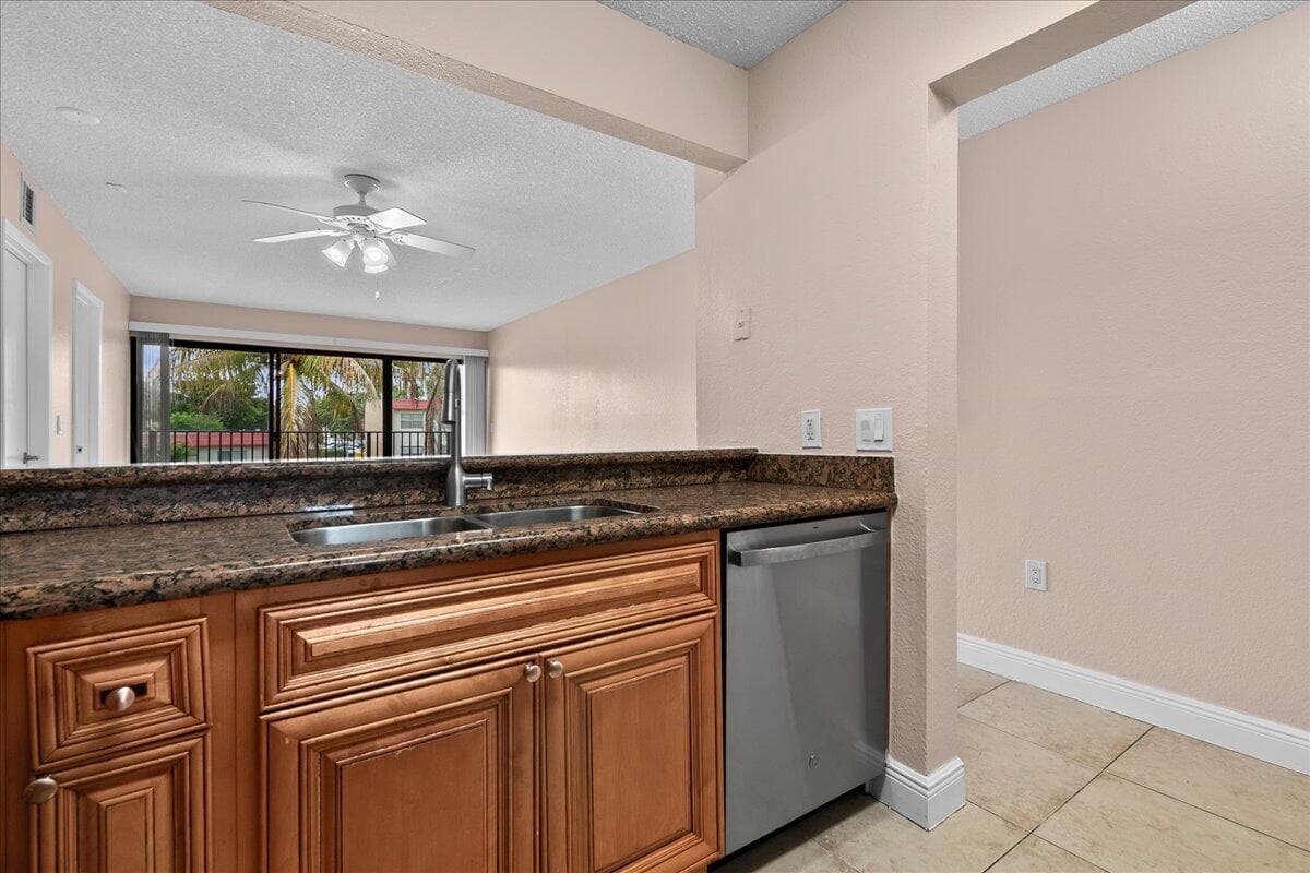 1524 Lake Crystal Drive F, Royal Palm Beach, FL 33411 — photo 4 of 20