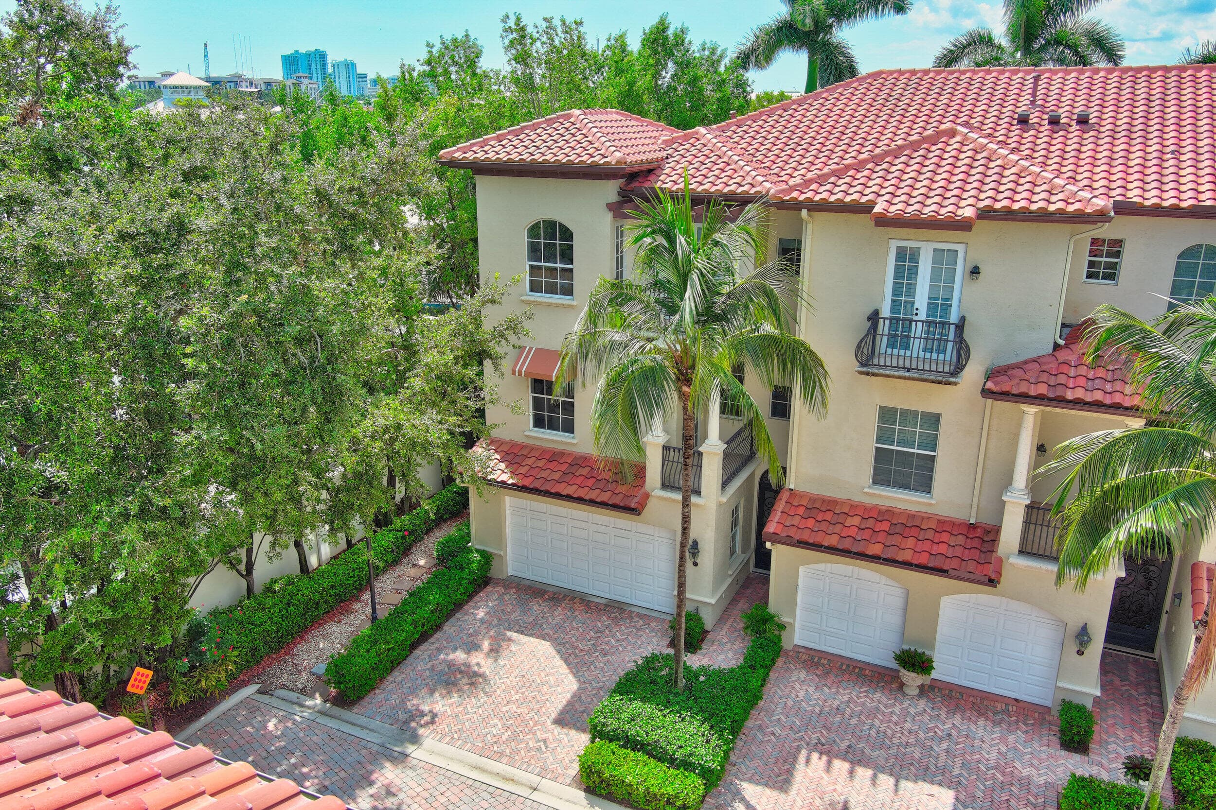 27 Marina Gardens Drive, Palm Beach Gardens, FL 33410 — photo 2 of 80