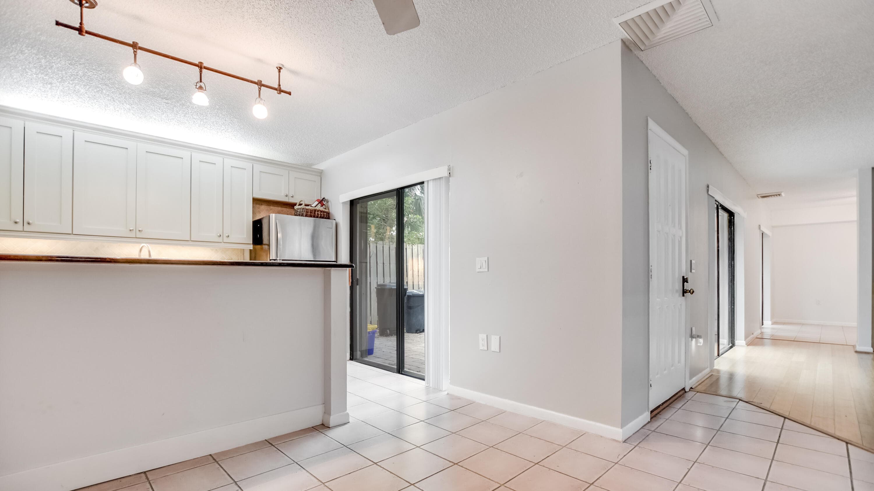 121 1st Lane, Palm Beach Gardens, FL 33418 — photo 3 of 47
