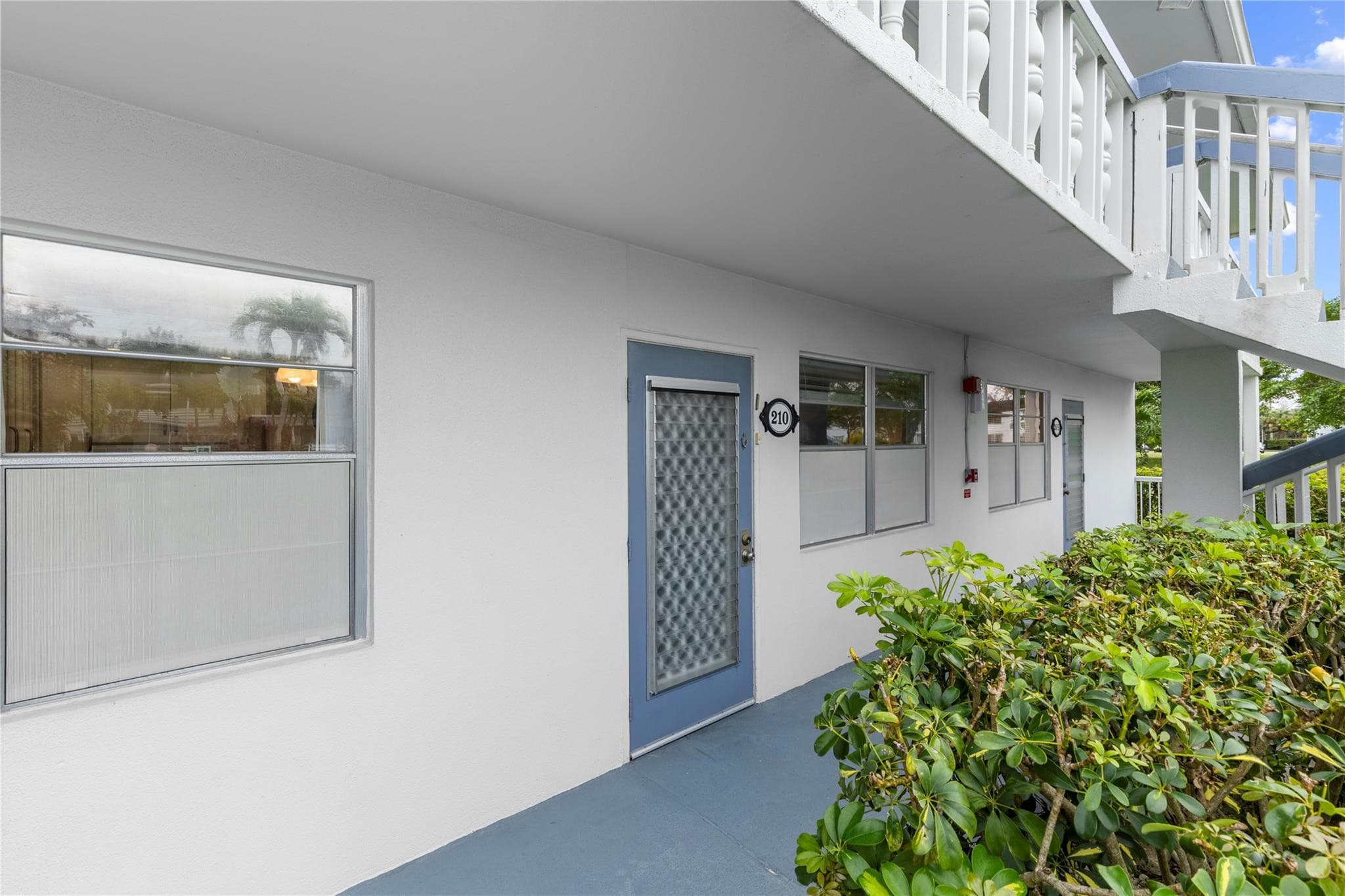 210 Oakridge N 210, Deerfield Beach, FL 33442 — photo 42 of 60
