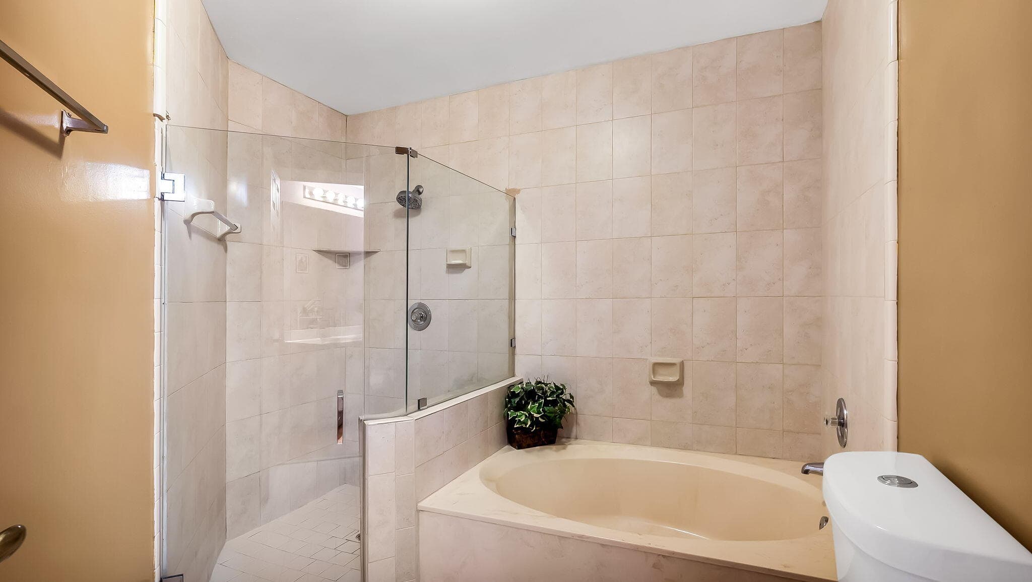 9720 SW 12th Street, Pembroke Pines, FL 33025 — photo 13 of 21