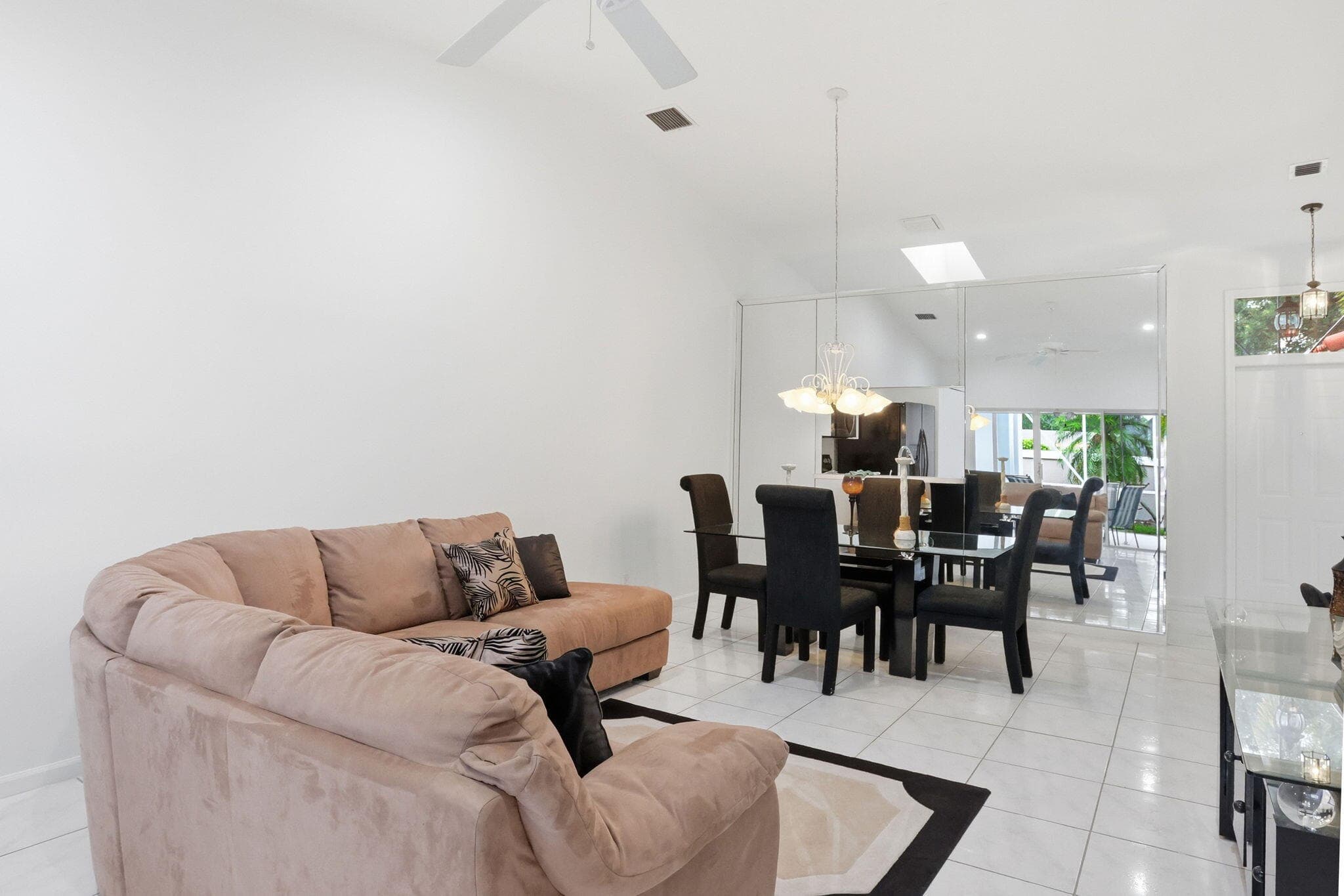 18 Sausalito Drive, Boynton Beach, FL 33436 — photo 8 of 35