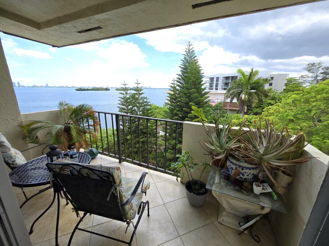 7795 NE Bayshore Court 502, Miami, FL 33138 — photo 3 of 24