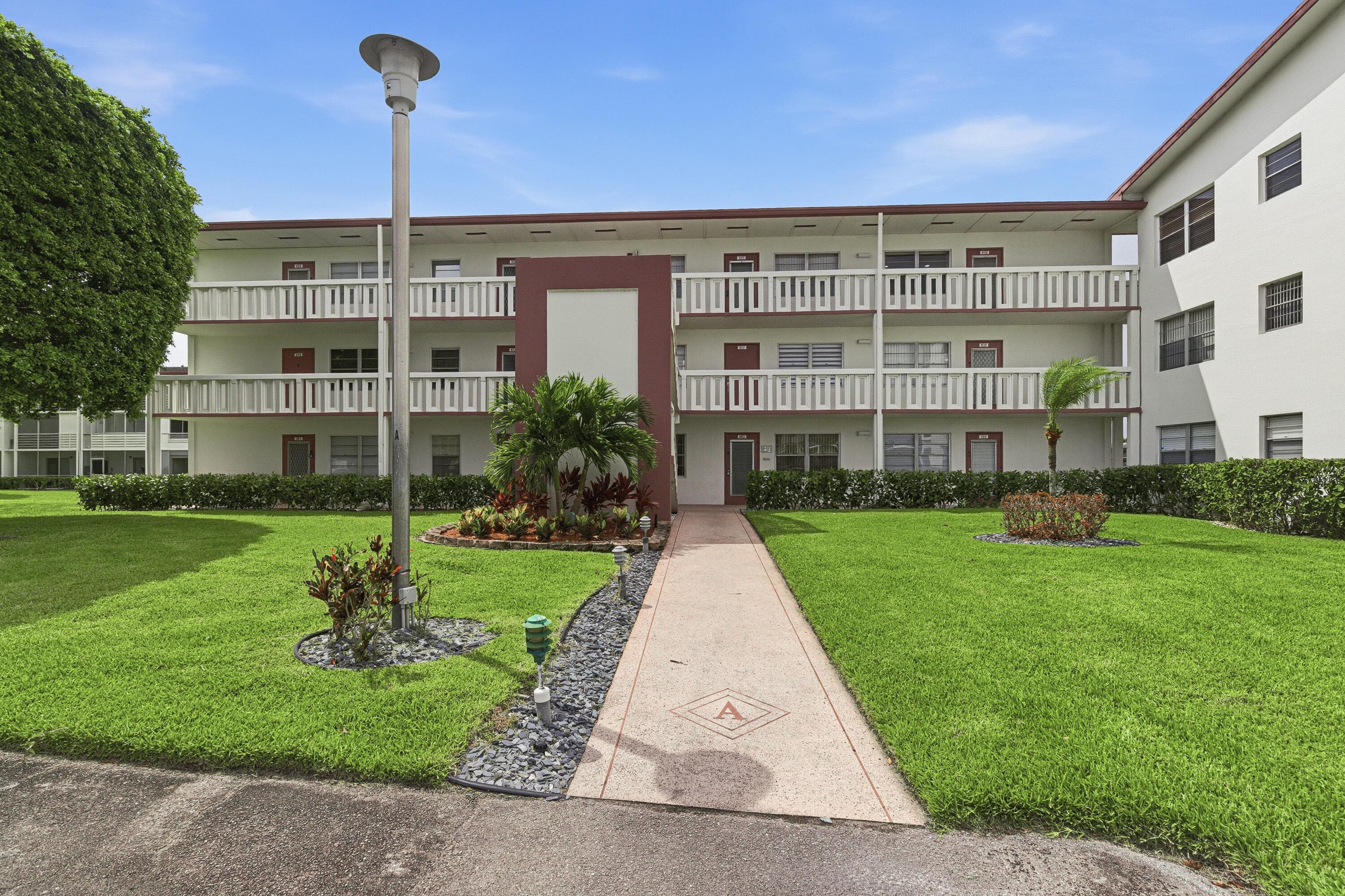 32 Fanshaw A 32, Boca Raton, FL 33434 — photo