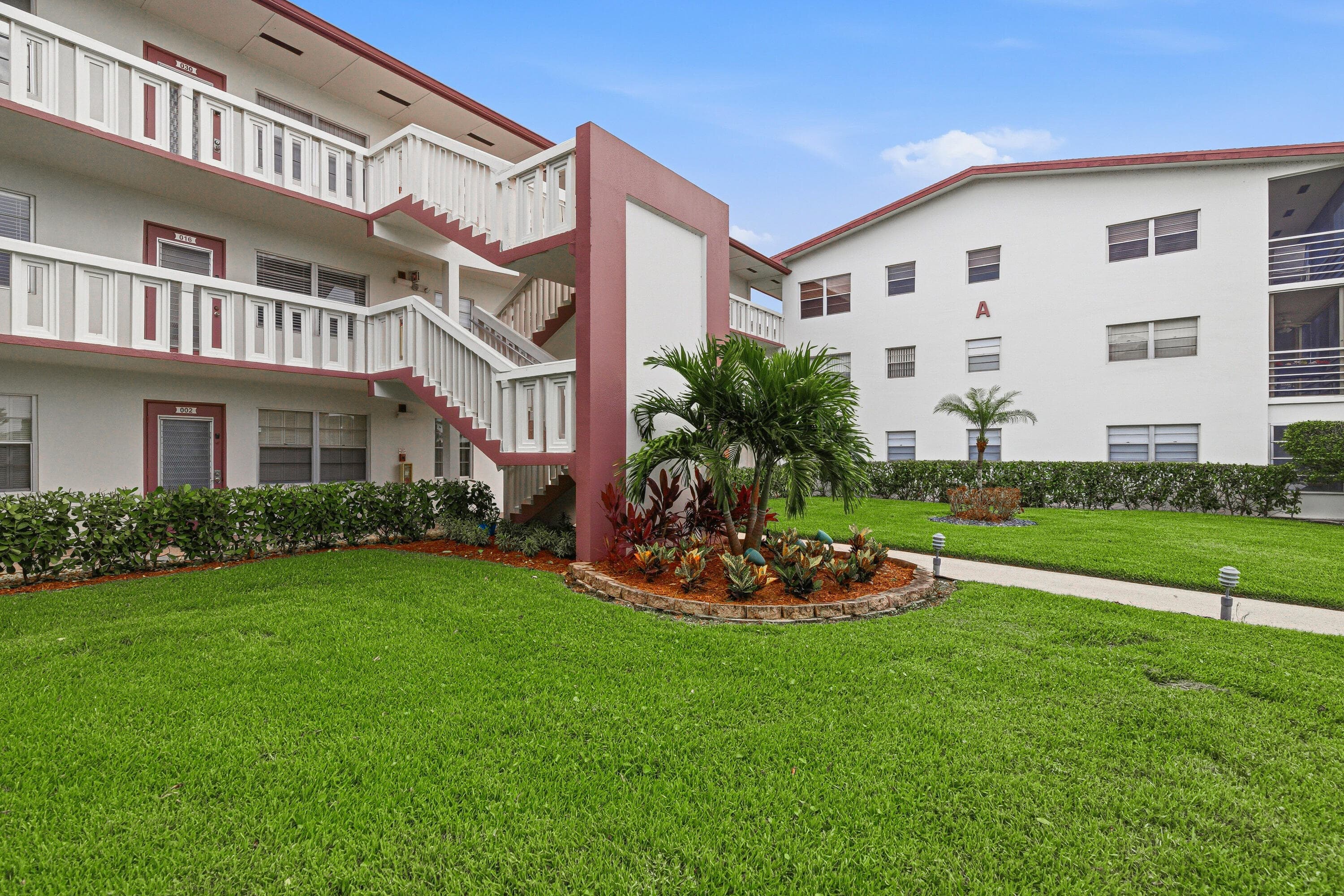 32 Fanshaw A 32, Boca Raton, FL 33434 — photo 2 of 42
