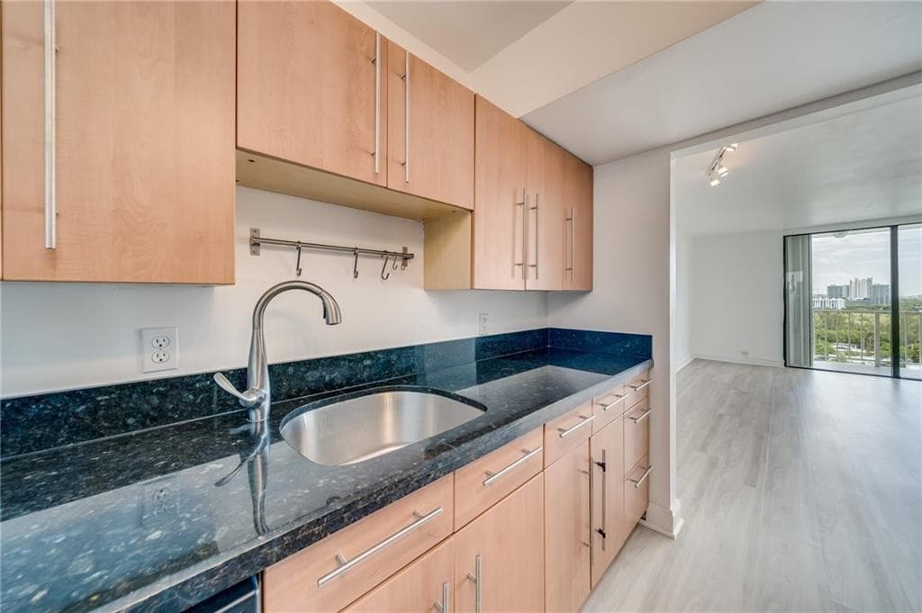 2350 NE 135th Street 1212, North Miami, FL 33181 — photo 9 of 30