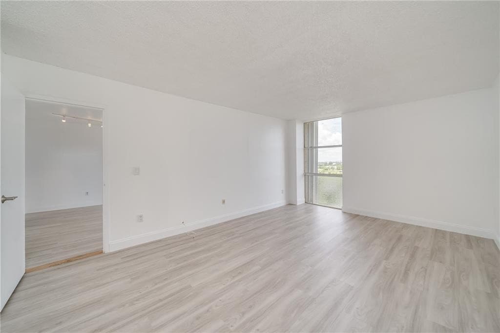 2350 NE 135th Street 1212, North Miami, FL 33181 — photo 10 of 30