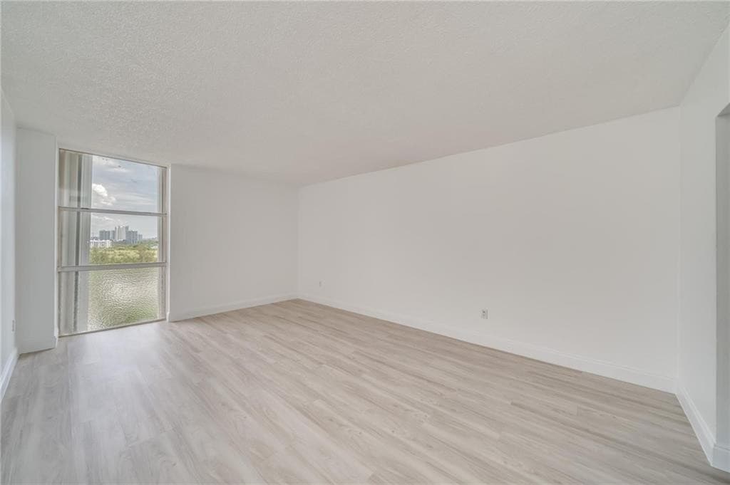 2350 NE 135th Street 1212, North Miami, FL 33181 — photo 11 of 30
