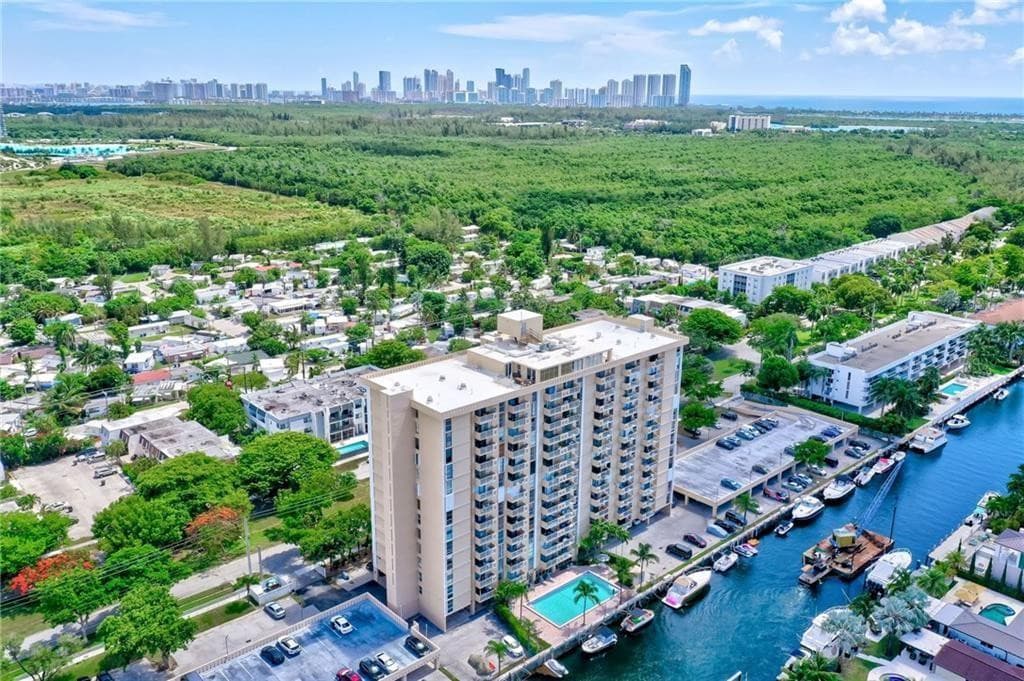 2350 NE 135th Street 1212, North Miami, FL 33181 — photo 28 of 30