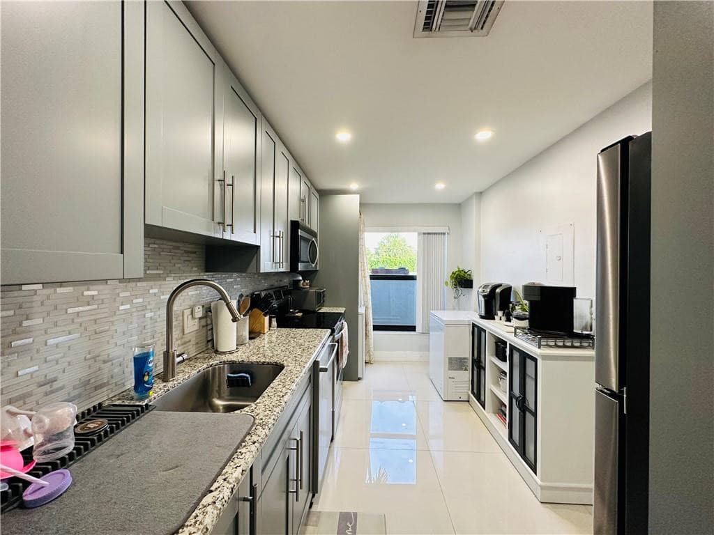 1168 NW 97th Avenue 232, Pembroke Pines, FL 33024 — photo 7 of 25