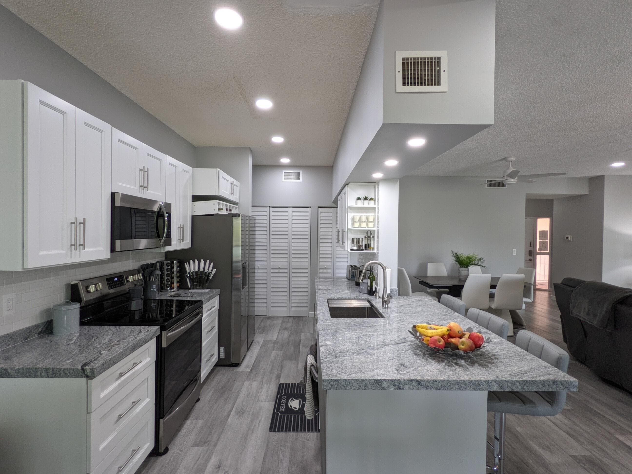 105 Half Moon Circle F2, Hypoluxo, FL 33462 — photo 17 of 34