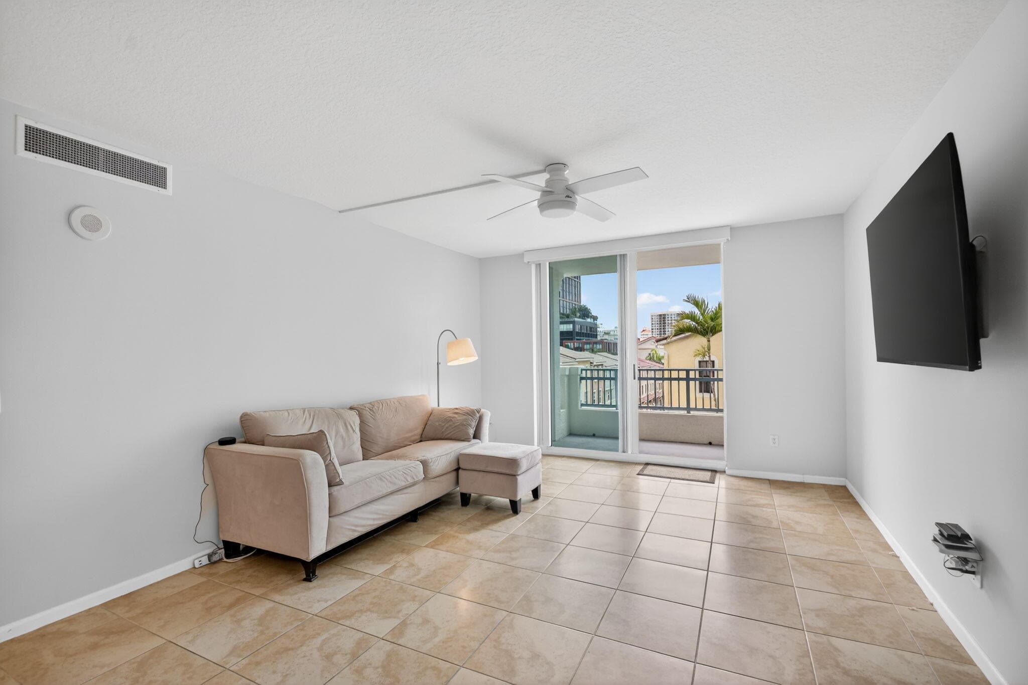 403 S Sapodilla Avenue 307, West Palm Beach, FL 33401 — photo 12 of 53