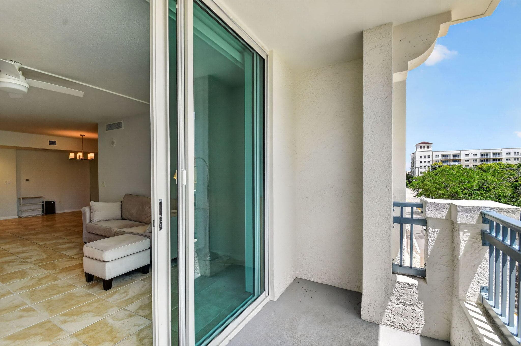 403 S Sapodilla Avenue 307, West Palm Beach, FL 33401 — photo 17 of 53