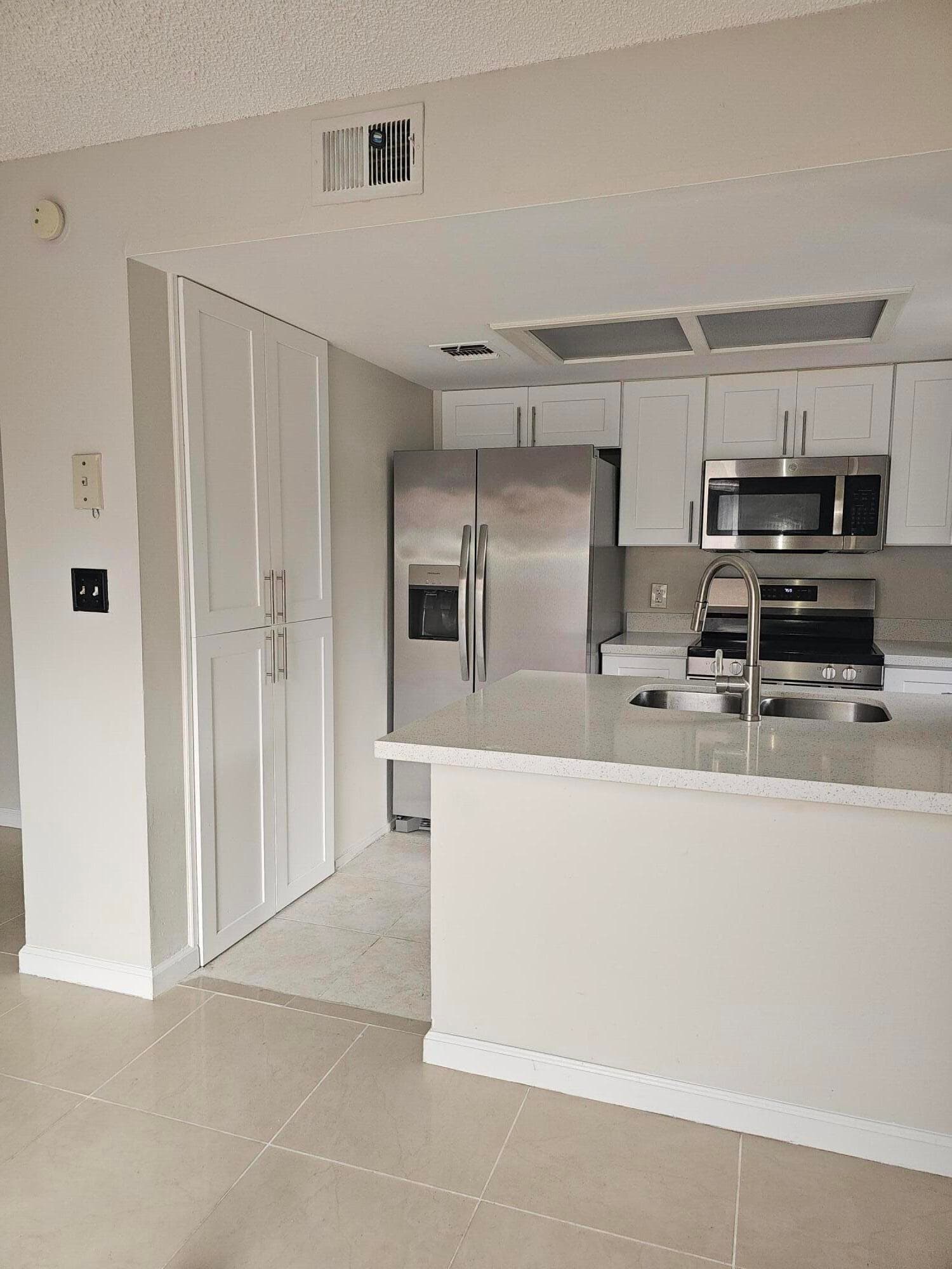 8455 Coral Lake Way 8455, Coral Springs, FL 33065 — photo 2 of 6